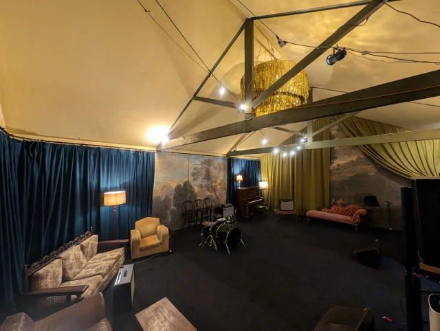 Jezebel rehearsal room, photo 3